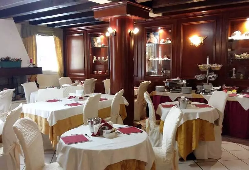 هتل Corte Estense