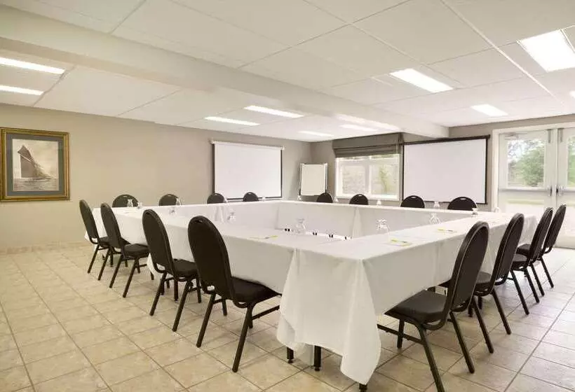 酒店 Days Inn By Wyndham Orillia