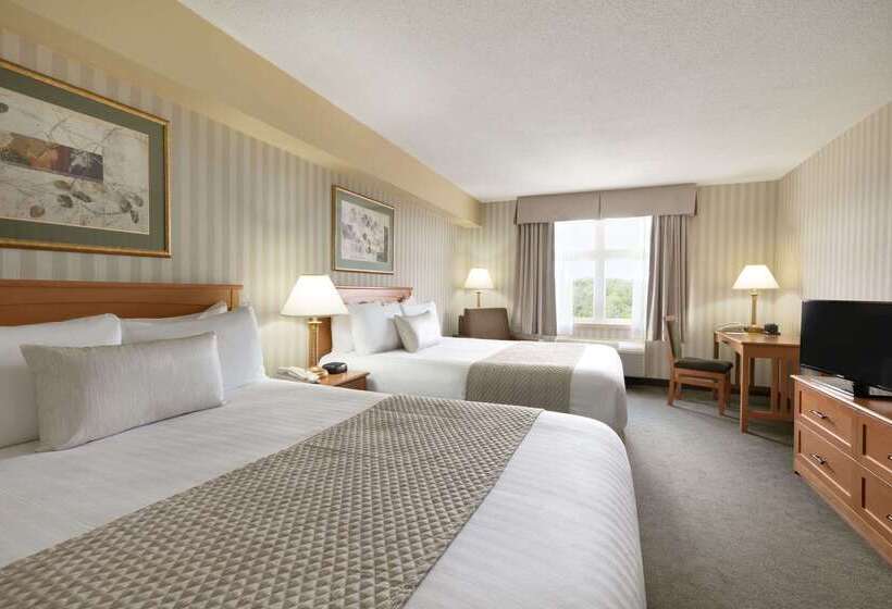 Отель Days Inn By Wyndham Orillia