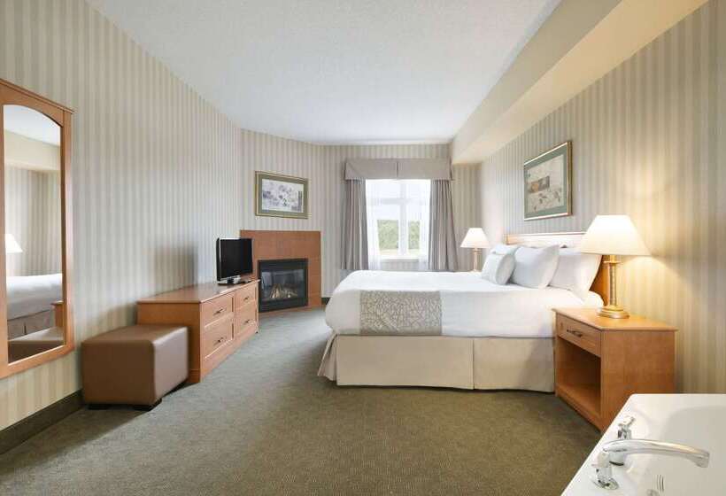 Отель Days Inn By Wyndham Orillia