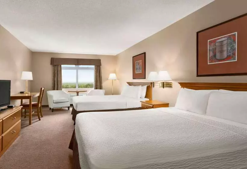 בית מלון כפרי Days Inn By Wyndham Oromocto Conference Centre