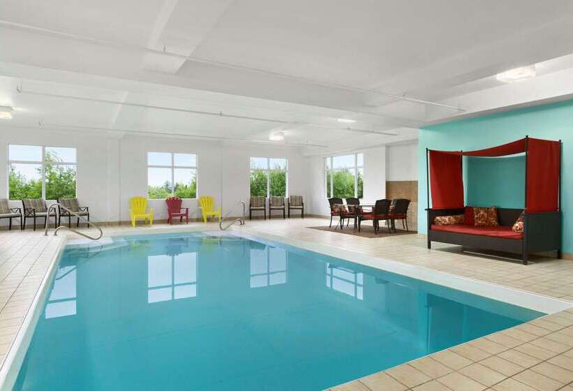 Hotelli Days Inn By Wyndham Oromocto Conference Centre