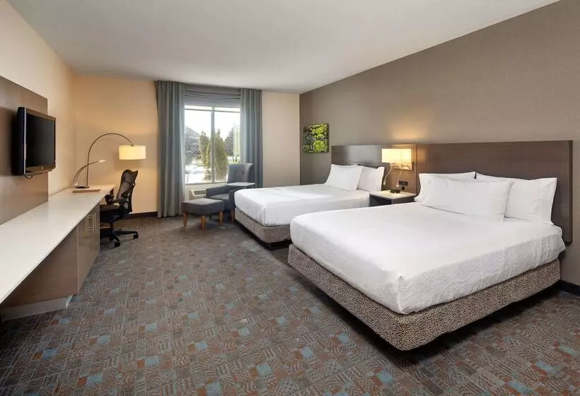 בית מלון כפרי Hilton Garden Inn Toronto/oakville