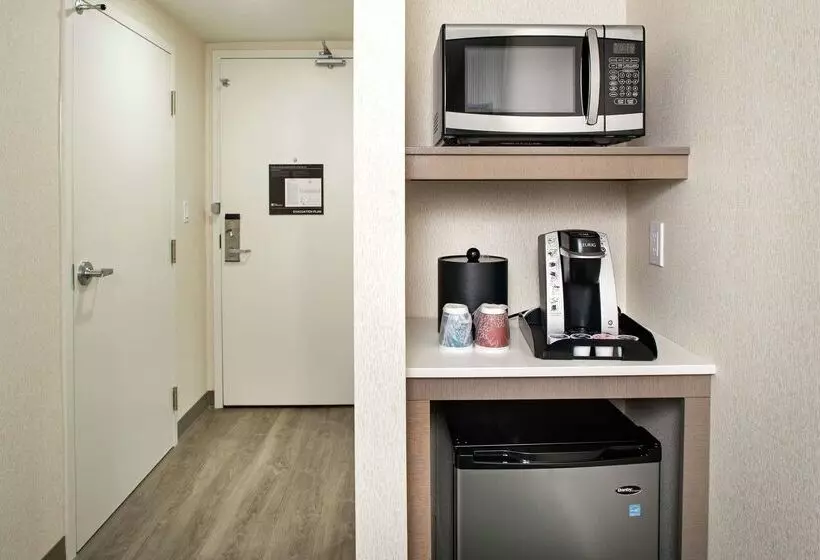 בית מלון כפרי Hilton Garden Inn Toronto/oakville