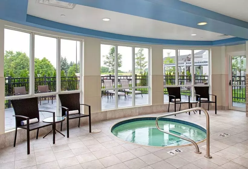 בית מלון כפרי Hilton Garden Inn Toronto/oakville