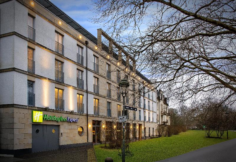 هتل Holiday Inn Express Baden Baden, An Ihg