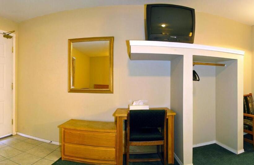 호텔 Travelodge By Wyndham Merritt