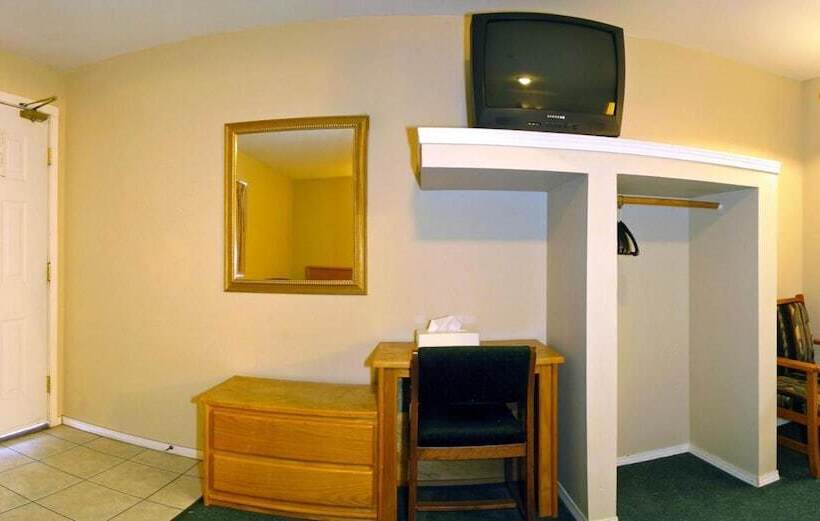 호텔 Travelodge By Wyndham Merritt