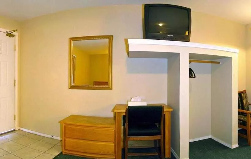 ホテル Travelodge By Wyndham Merritt