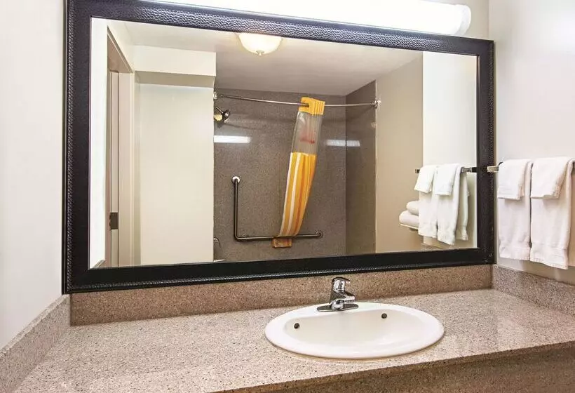 Hotel La Quinta Inn By Wyndham Vancouver Airport