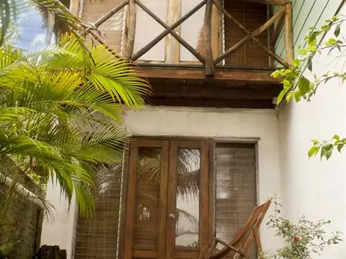 هتل Los Cobanos Village Lodge