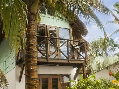 هتل Los Cobanos Village Lodge