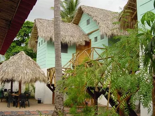 هتل Los Cobanos Village Lodge
