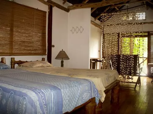 هتل Los Cobanos Village Lodge