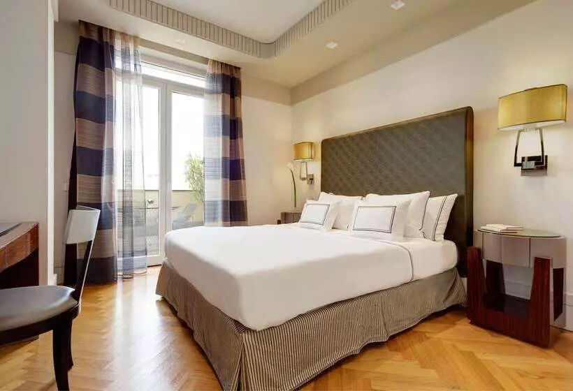 Отель Meliá Genova