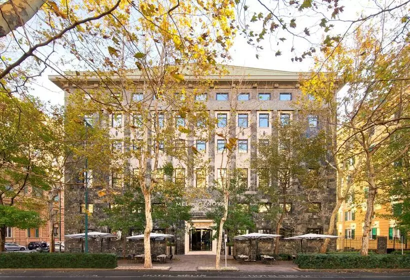 Отель Meliá Genova