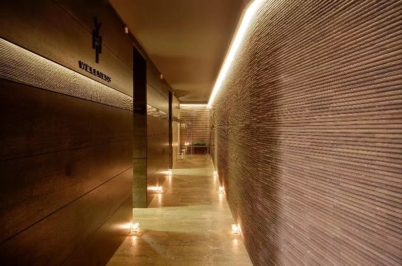 Отель Meliá Genova