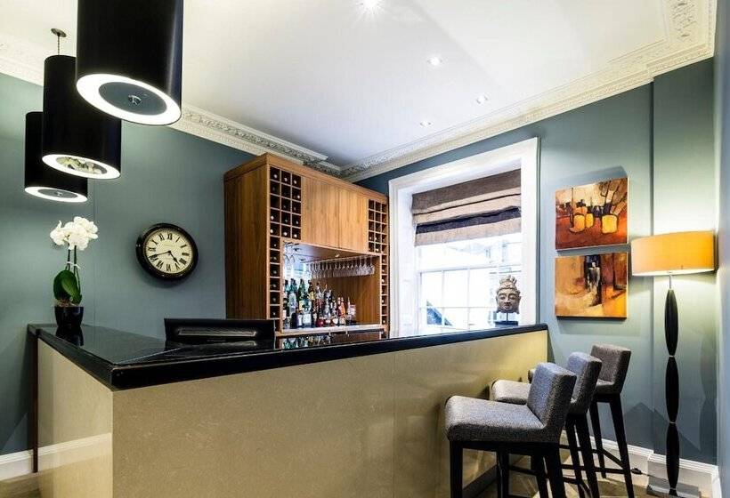 Отель Montagu Place