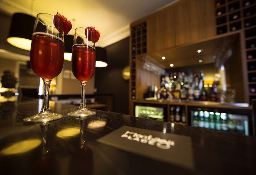 Отель Montagu Place