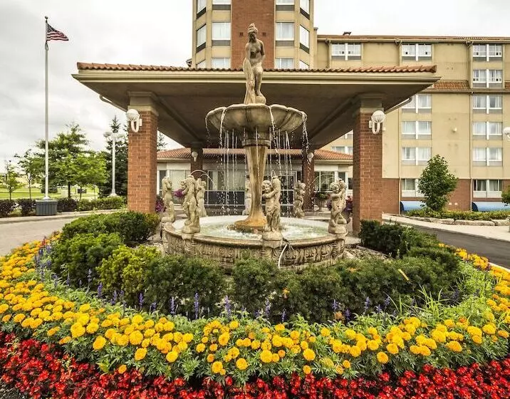 هتل Monte Carlo Inn Vaughan Suites