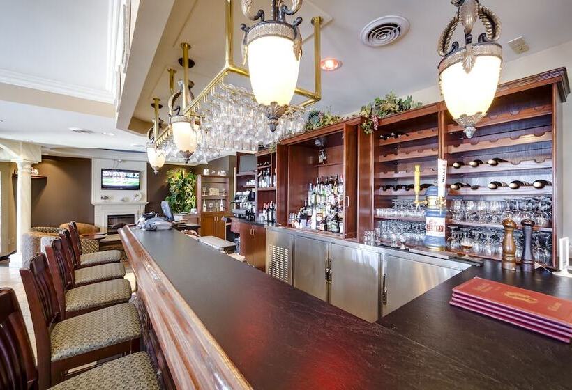 Szálloda Monte Carlo Inn Vaughan Suites