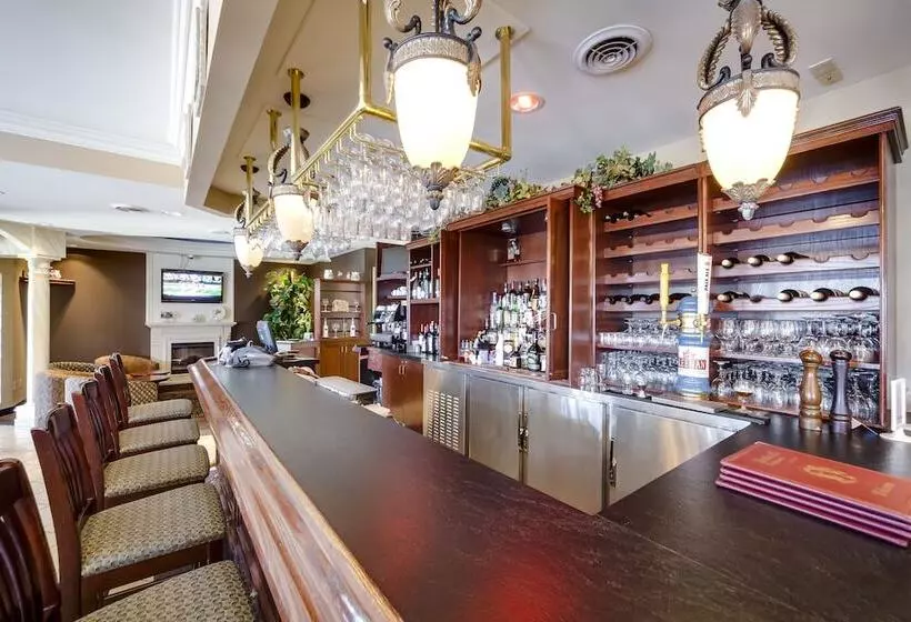 هتل Monte Carlo Inn Vaughan Suites