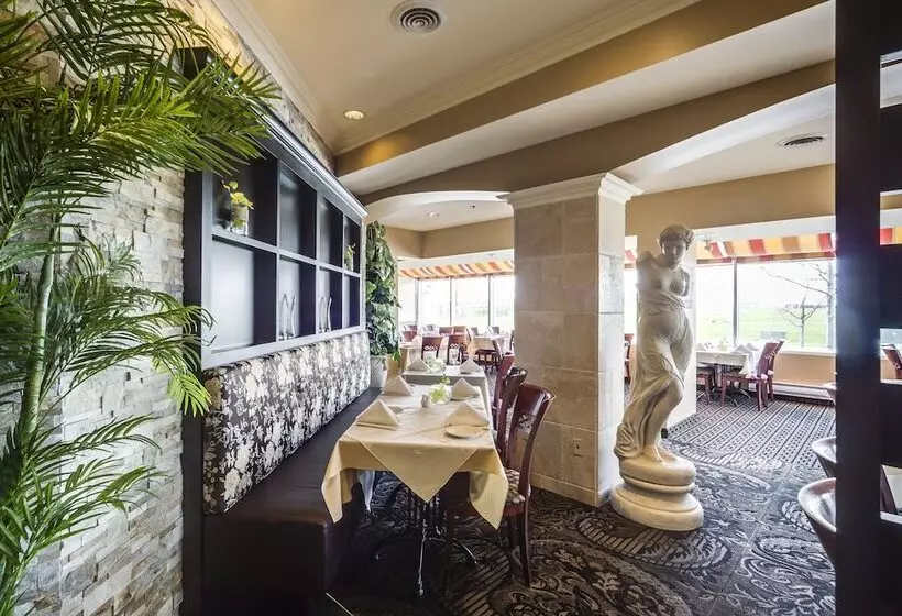 هتل Monte Carlo Inn Vaughan Suites