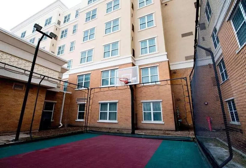 Отель Residence Inn By Marriott Mississaugaairport Corporate Centre West