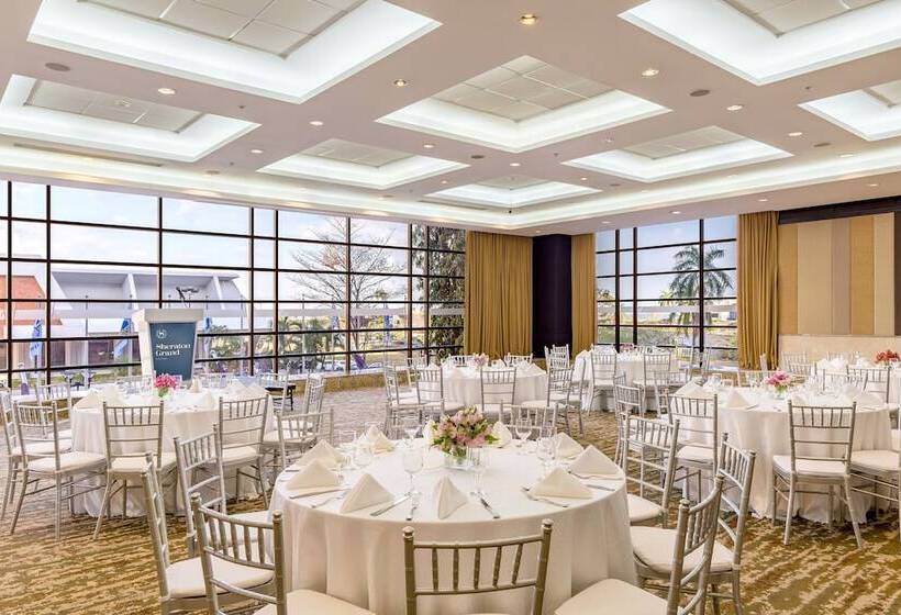 בית מלון כפרי Sheraton Grand Panama