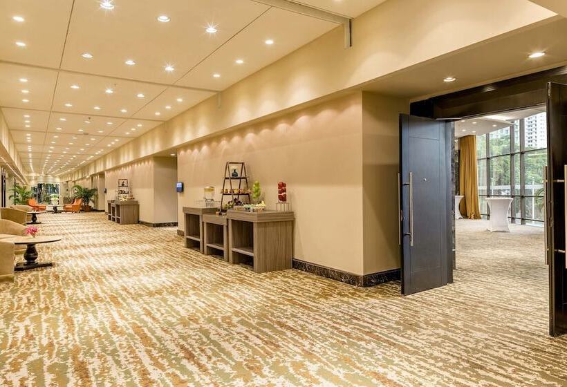 בית מלון כפרי Sheraton Grand Panama