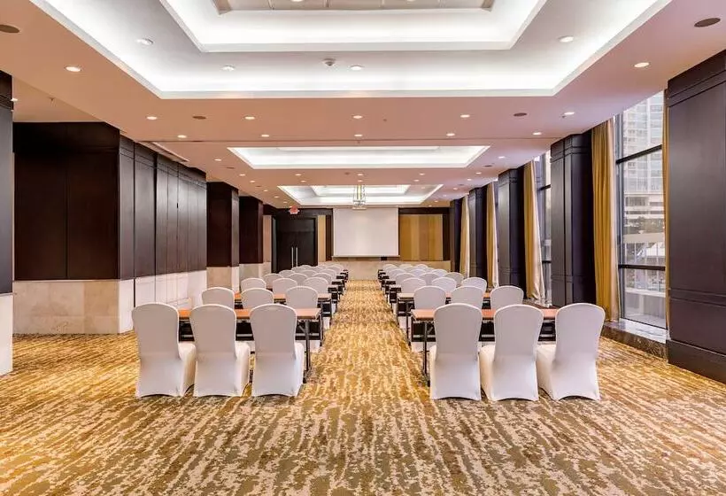 호텔 Sheraton Grand Panama