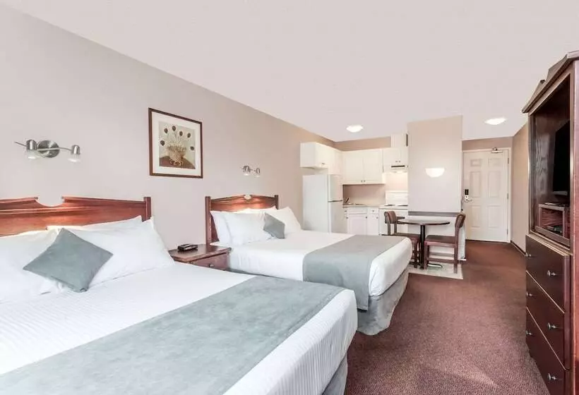 فندق Super 8 By Wyndham Lake Country/winfield Area