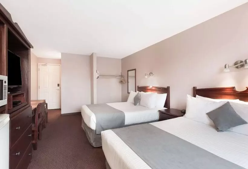 فندق Super 8 By Wyndham Lake Country/winfield Area