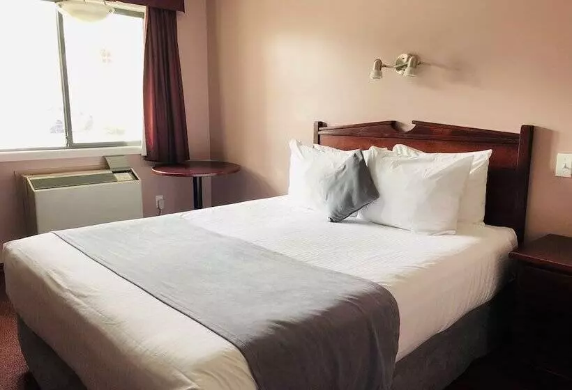 فندق Super 8 By Wyndham Lake Country/winfield Area