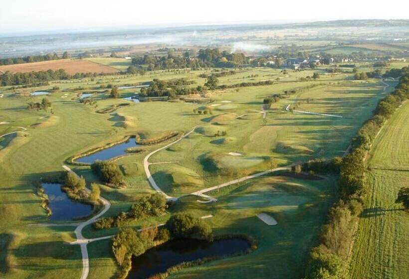 The Wiltshire Hotel, Golf And Leisure Resort