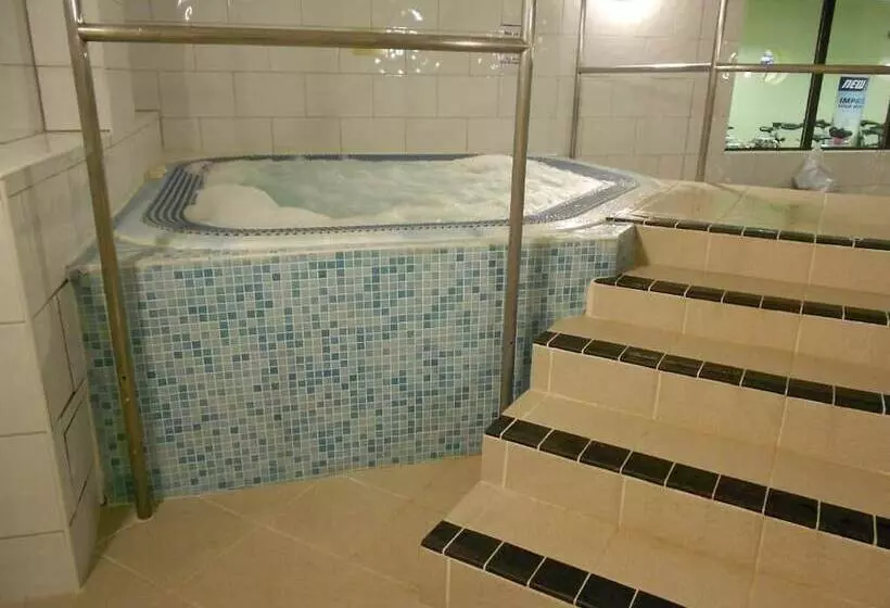 The Wiltshire Hotel, Golf And Leisure Resort