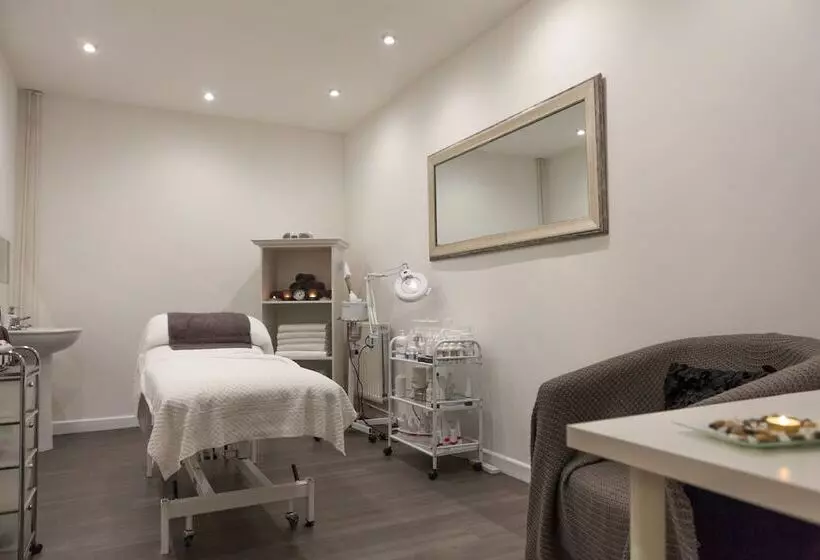 The Wiltshire Hotel, Golf And Leisure Resort