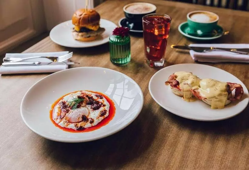 Отель The Woburn