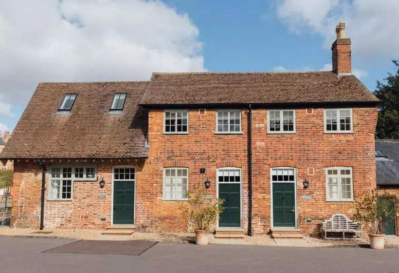 Отель The Woburn