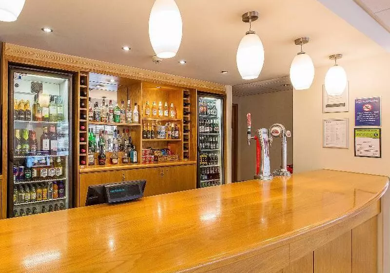 ホテル Travelodge Stansted Great Dunmow