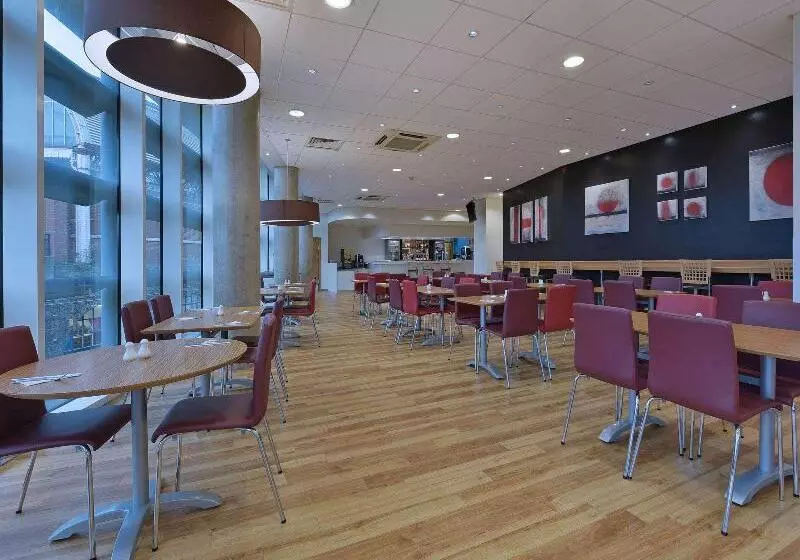 فندق Travelodge Windsor Central