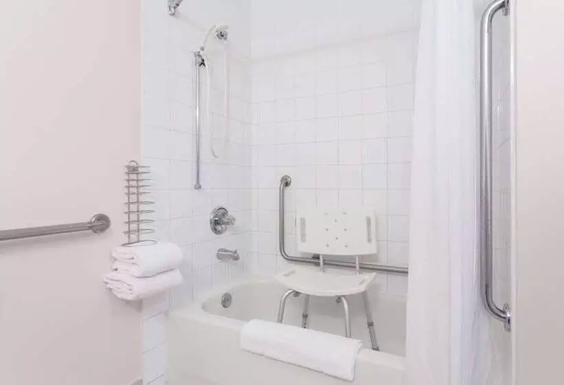 汽车旅馆 Super 8 By Wyndham Golden