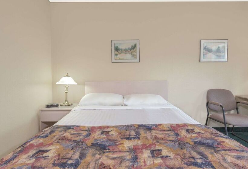 مُتل Super 8 By Wyndham Golden