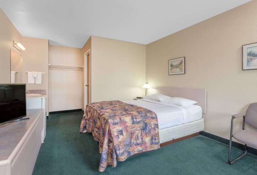 مُتل Super 8 By Wyndham Golden