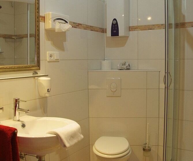 בית מלון כפרי Monopol