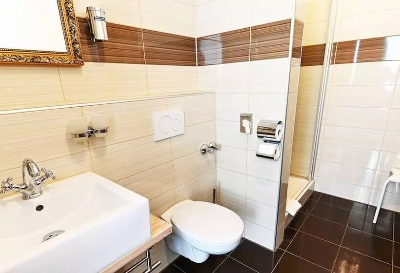 בית מלון כפרי Monopol