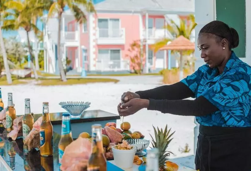 هتل Sandyport Beach Resort