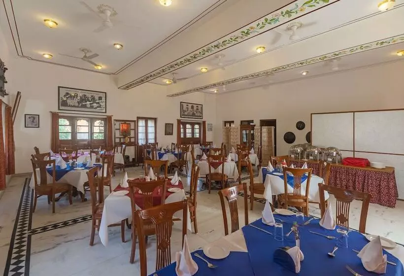 Hotelli Welcomheritage Mandir Palace