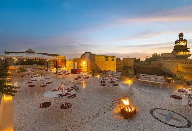 Hotelli Welcomheritage Mandir Palace