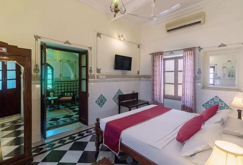 Hotelli Welcomheritage Mandir Palace